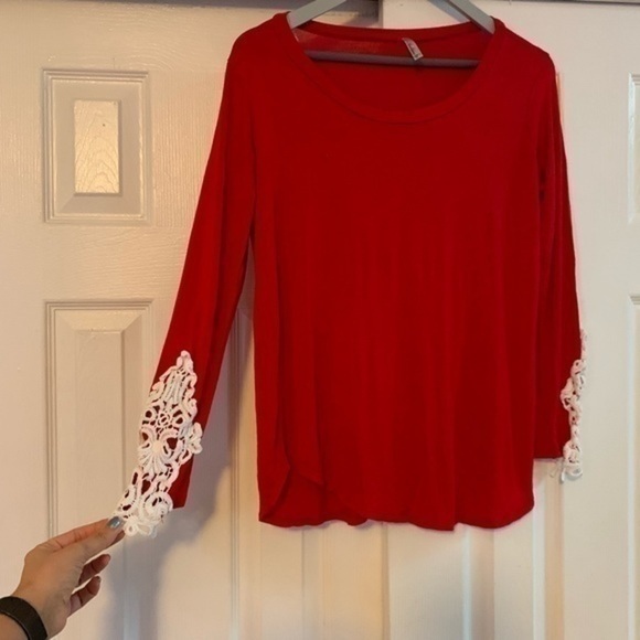 Red Crochet Lace Designed Sleeve Tunic Size Small - Picture 5 of 7